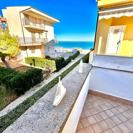 Marzio - Con Terrazzo, Posto Auto E Marcelli